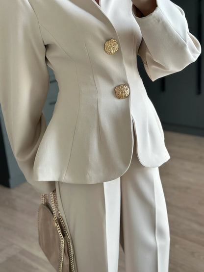 Balloon Sleeve waist-fitted pleated suit