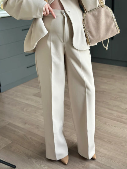 Balloon Sleeve waist-fitted pleated suit