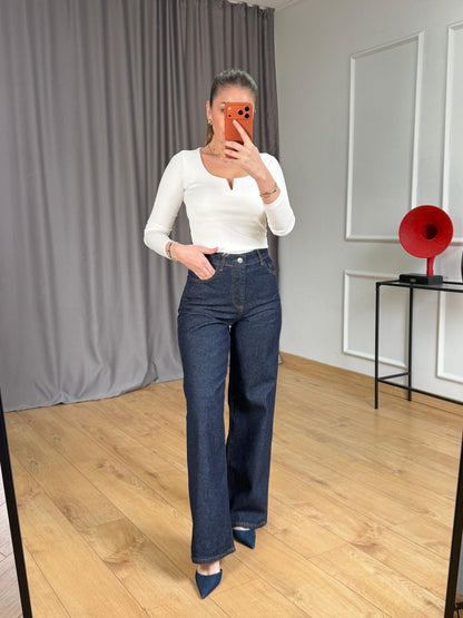 Straight-leg jeans