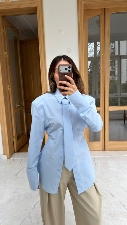 Blue padded shirt with tie back