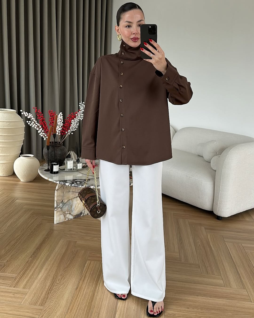 High-neck brown side buttons shirt
