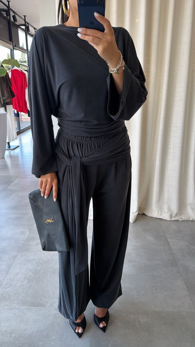 wide sleeve blouse With waist drapped co-ord set - black
