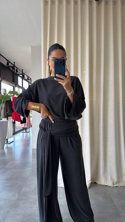 wide sleeve blouse With waist drapped co-ord set - black