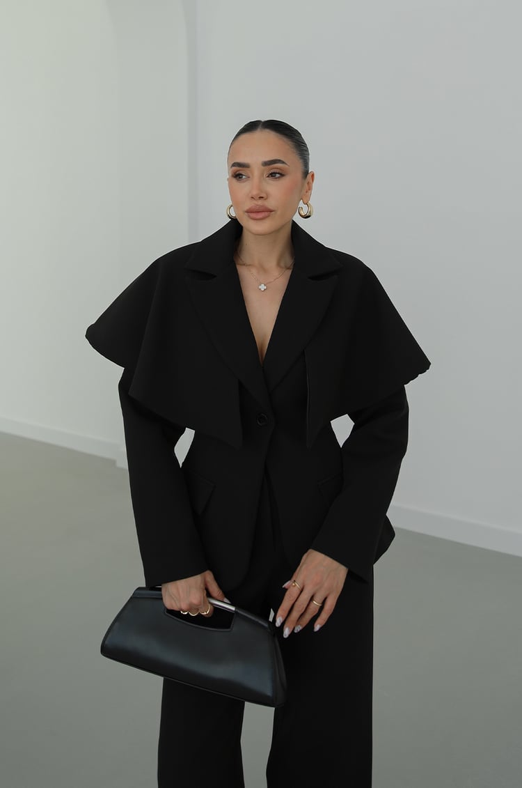 Jacket with removable cape suit -black