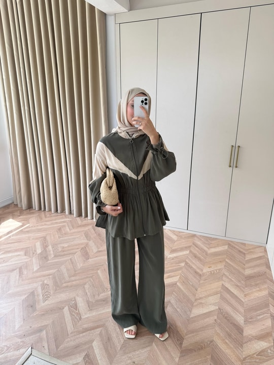 Contrast parachute fabric tracksuit
