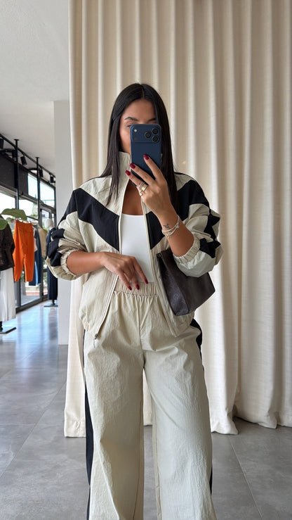 Contrast parachute fabric tracksuit - beige