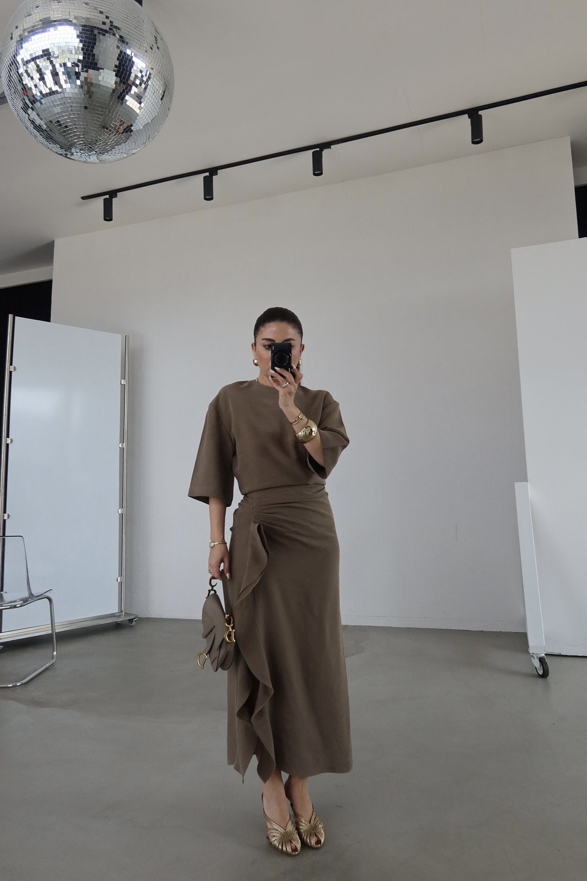 Zr model morley dress with side ruffle details
