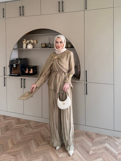 Khaki starfish brooch cape detail muslin trouser set