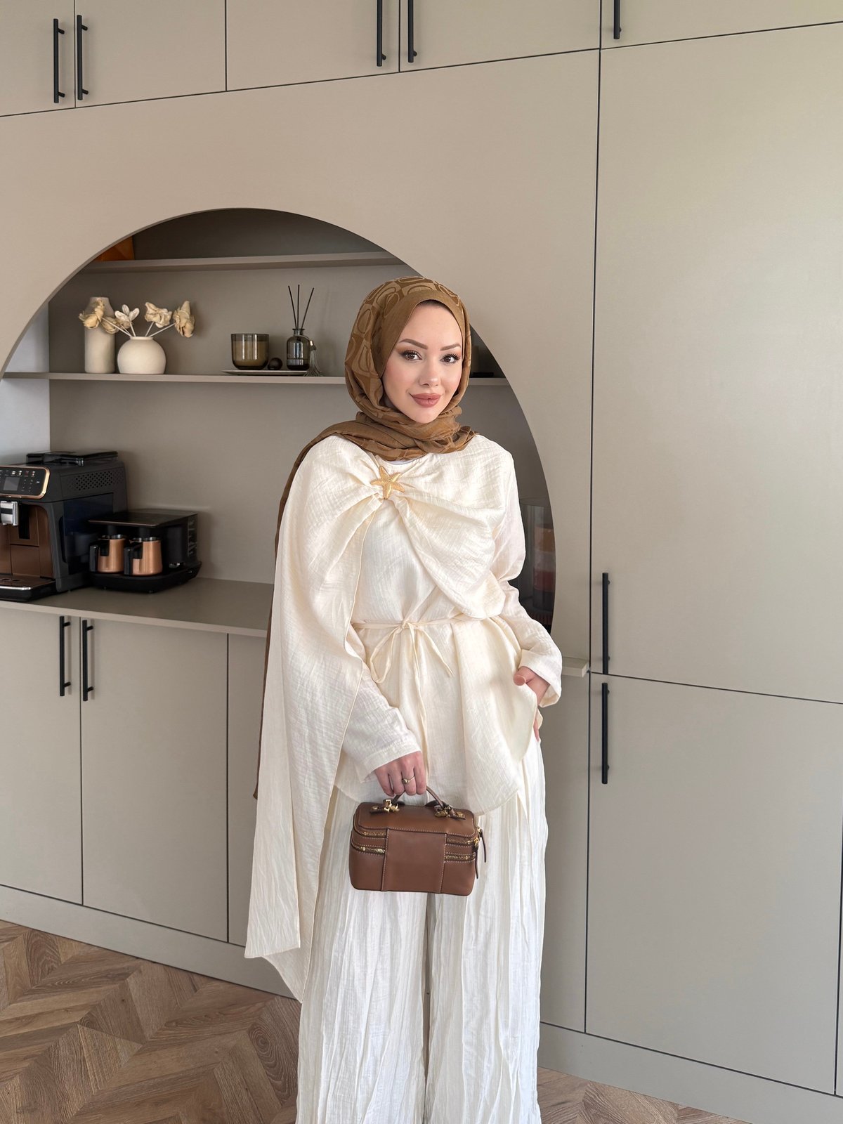 Beige starfish brooch cape detail muslin trouser set