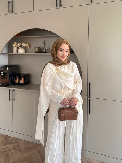 Beige starfish brooch cape detail muslin trouser set