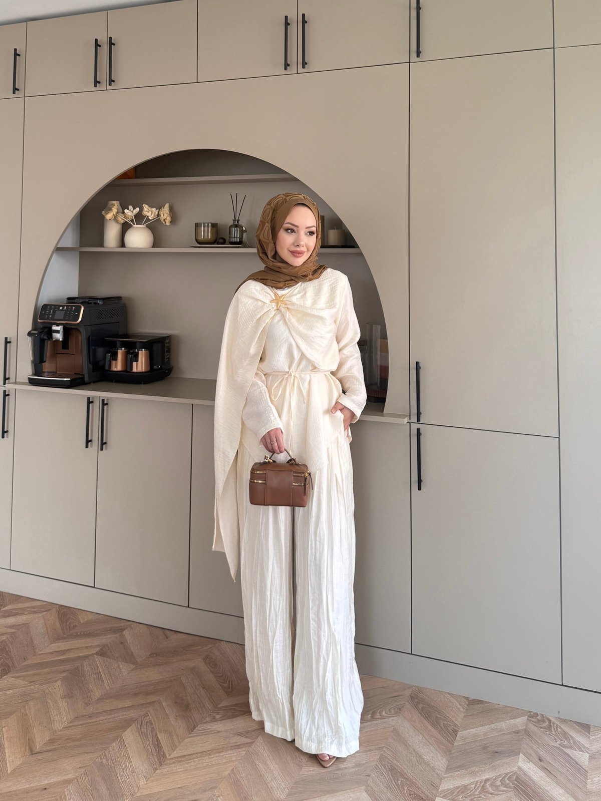 Beige starfish brooch cape detail muslin trouser set